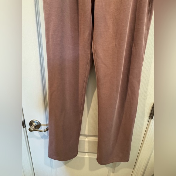 Lululemon Softstreme HR Pant Size 6 Brown Tan Regular Inseam EUC - Picture 3 of 6